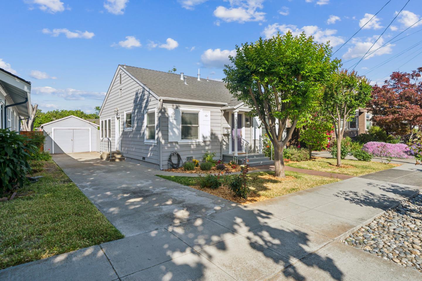 Detail Gallery Image 2 of 45 For 545 N 17th St, San Jose,  CA 95112 - 2 Beds | 2 Baths