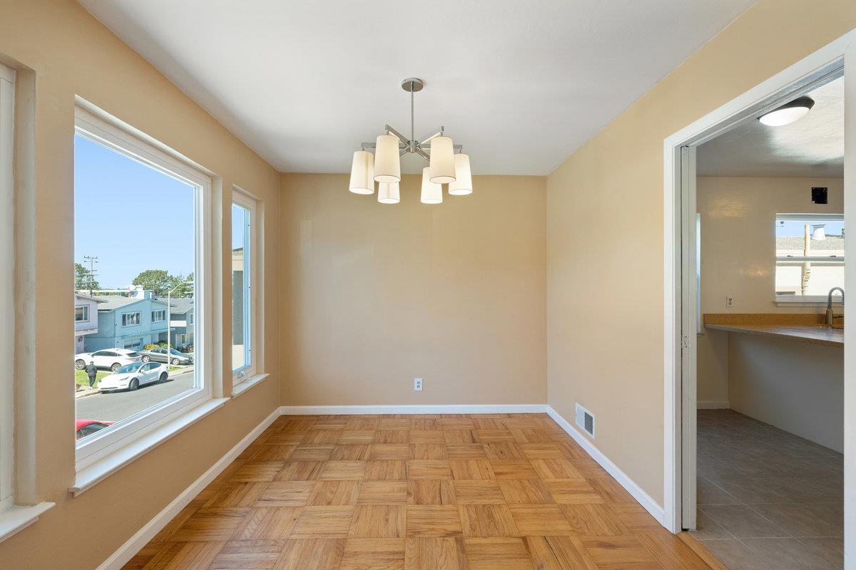 Detail Gallery Image 11 of 38 For 139 Santa Paula Dr, Daly City,  CA 94015 - 3 Beds | 2 Baths