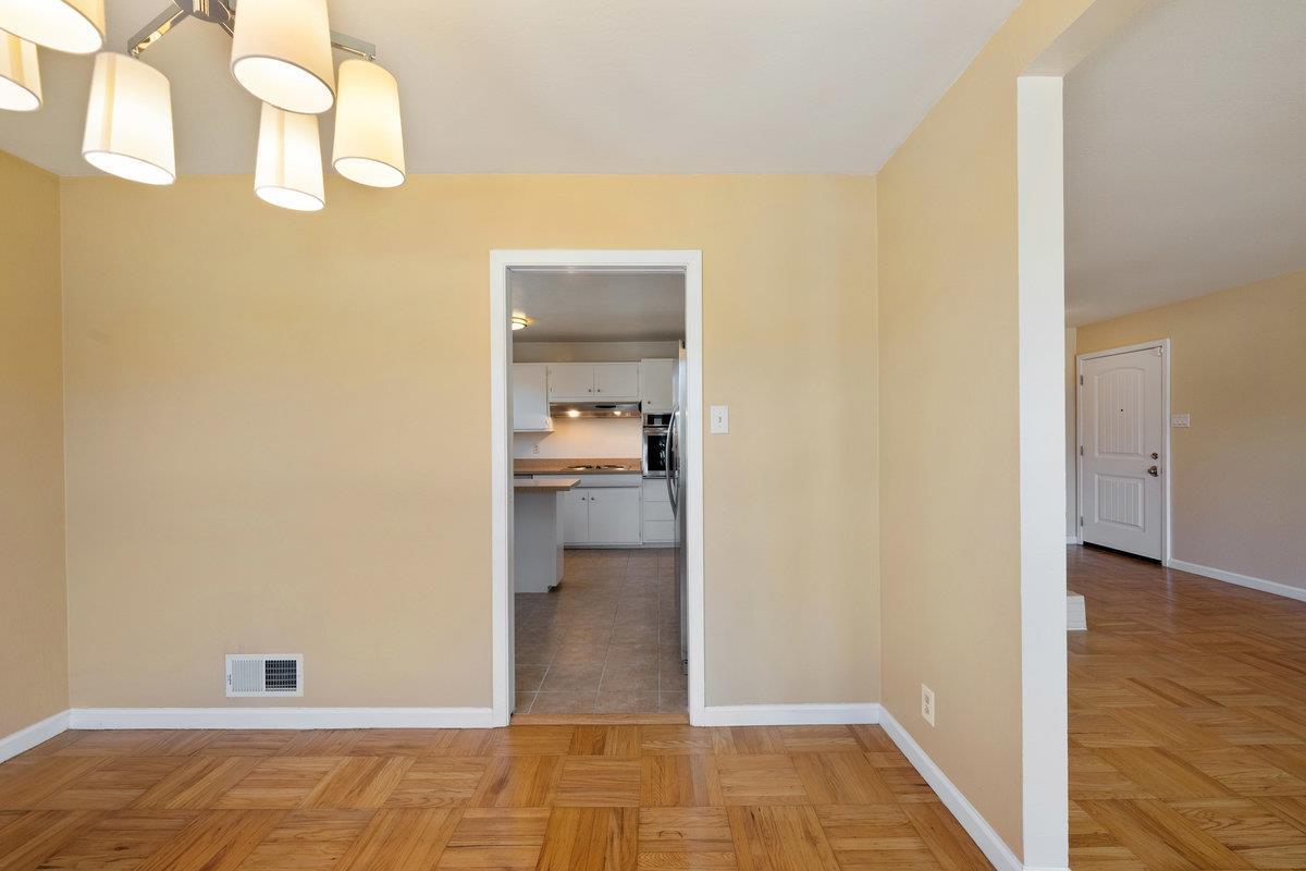 Detail Gallery Image 12 of 38 For 139 Santa Paula Dr, Daly City,  CA 94015 - 3 Beds | 2 Baths