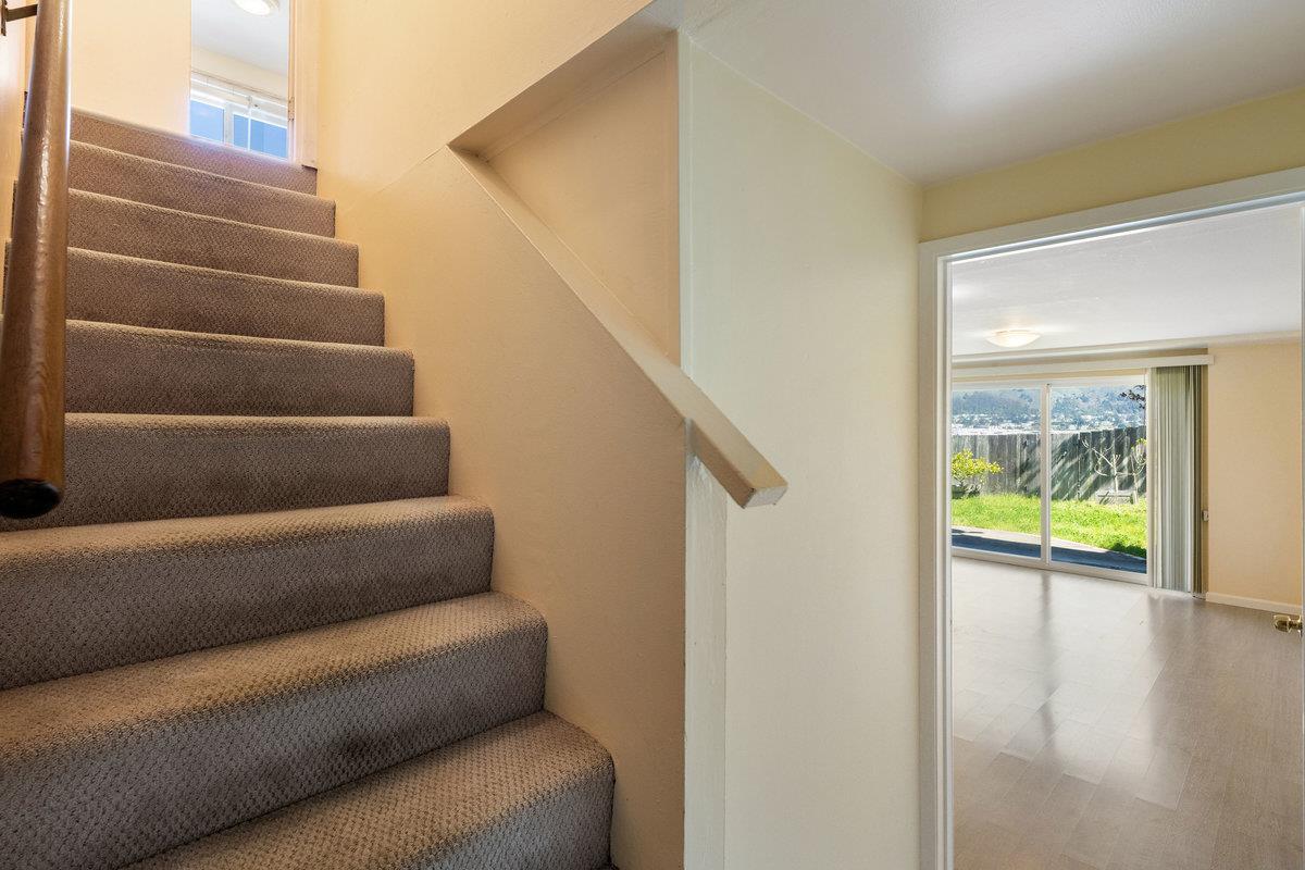 Detail Gallery Image 25 of 38 For 139 Santa Paula Dr, Daly City,  CA 94015 - 3 Beds | 2 Baths