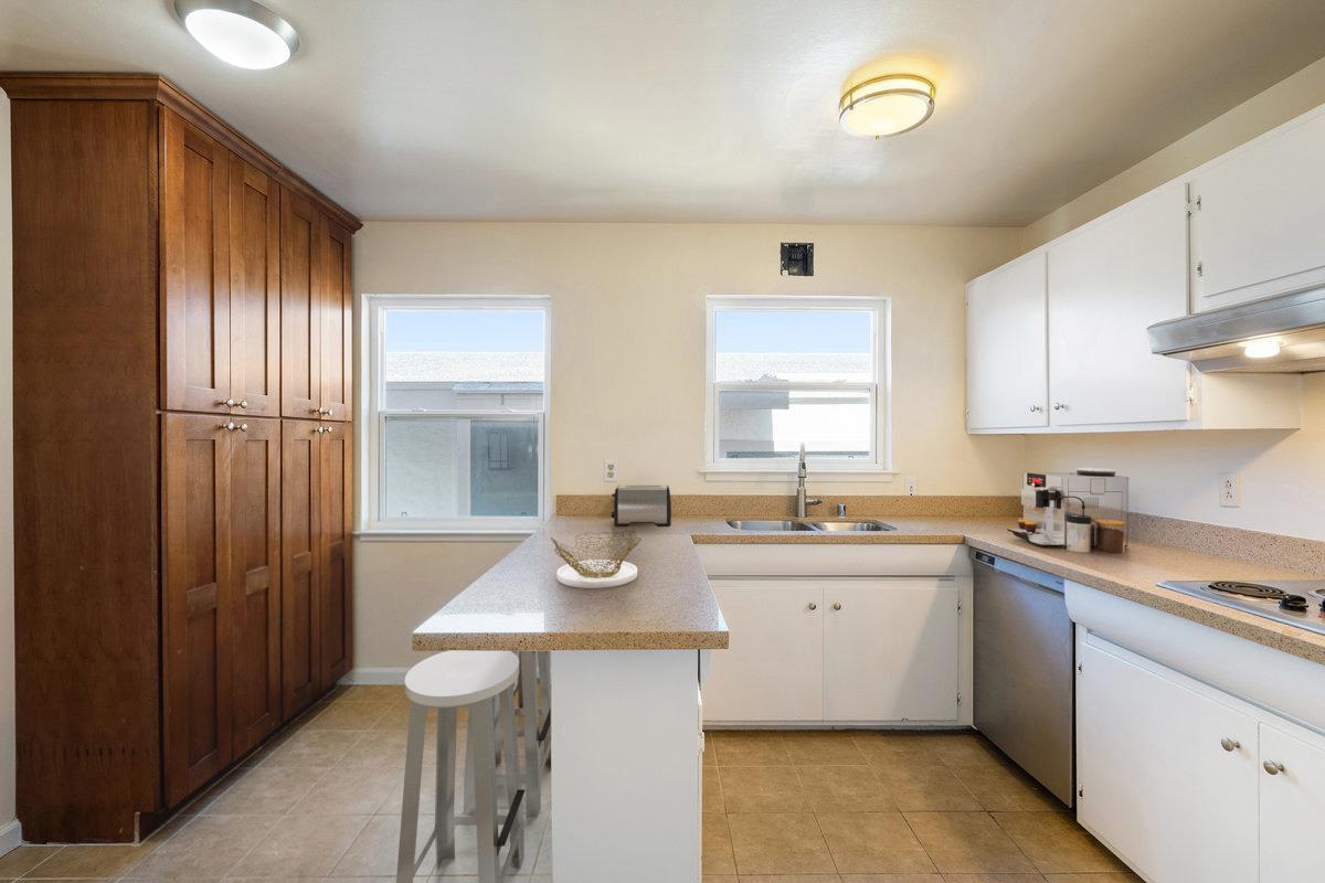 Detail Gallery Image 3 of 38 For 139 Santa Paula Dr, Daly City,  CA 94015 - 3 Beds | 2 Baths