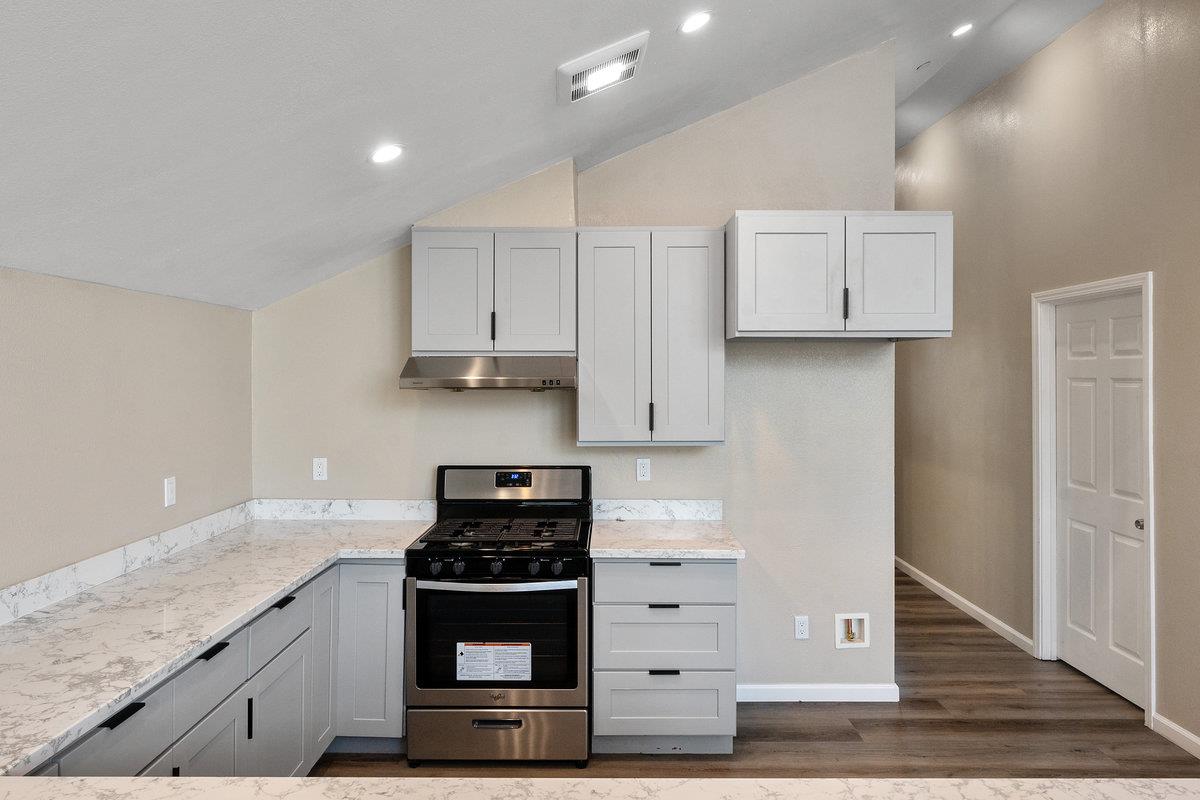 Detail Gallery Image 16 of 26 For 1434 8th Ave, Oakland,  CA 94606 - 3 Beds | 2 Baths