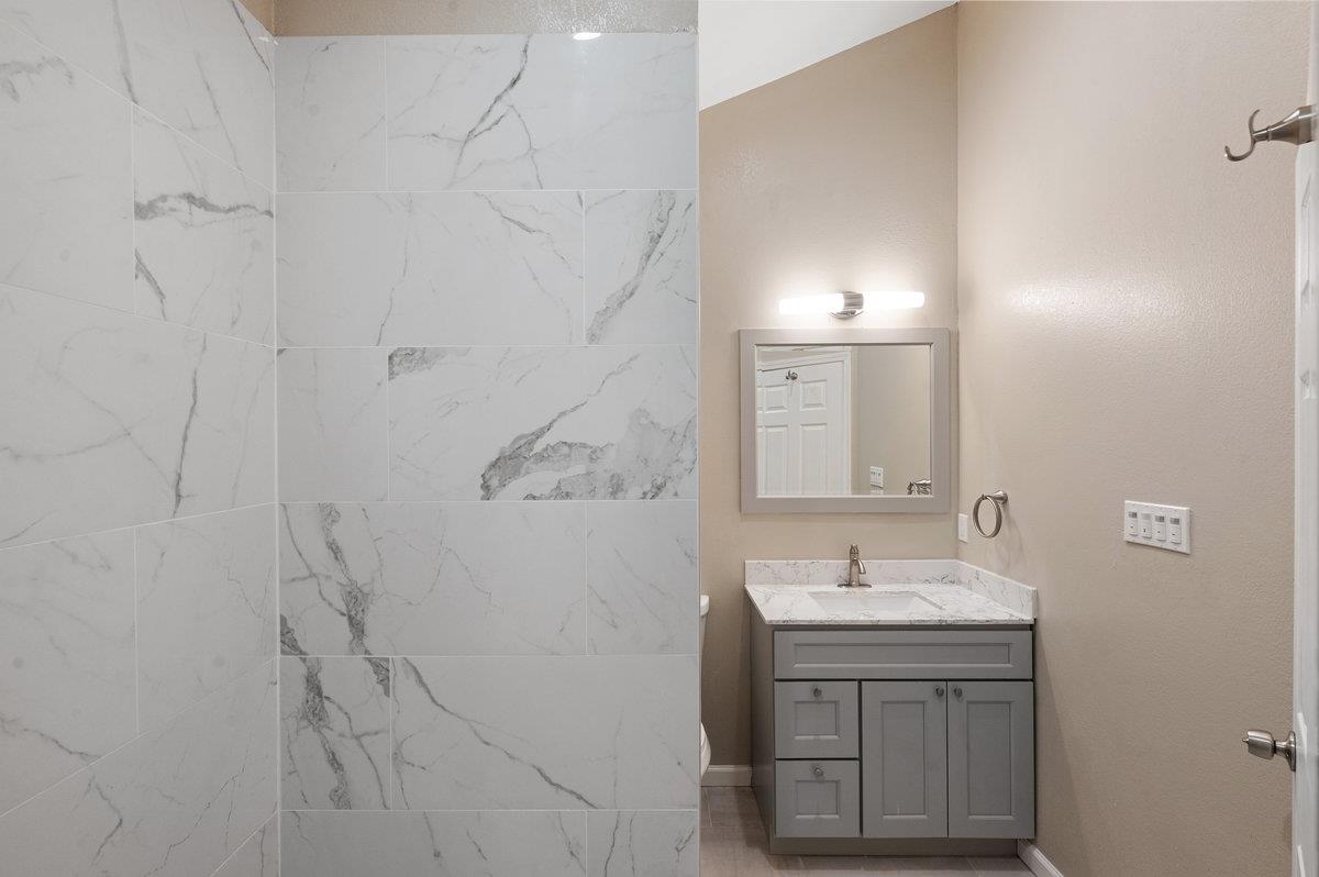 Detail Gallery Image 20 of 26 For 1434 8th Ave, Oakland,  CA 94606 - 3 Beds | 2 Baths