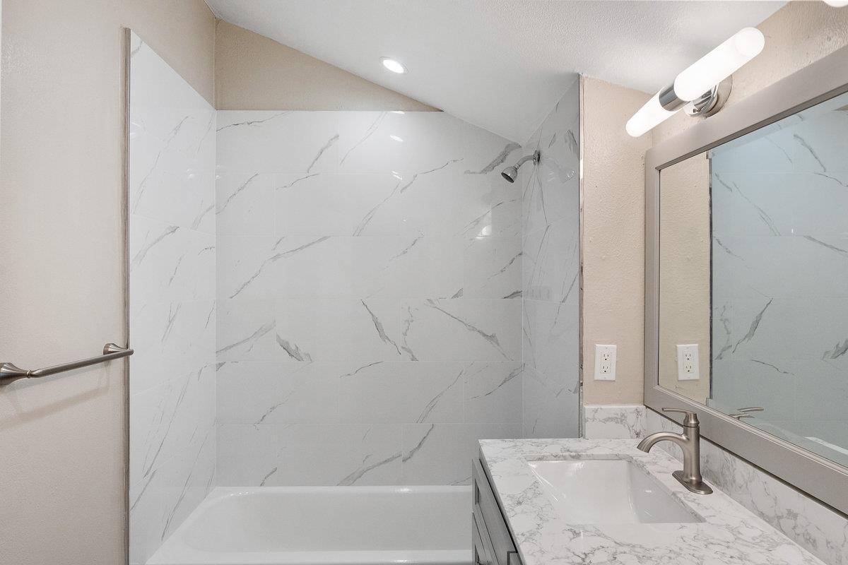 Detail Gallery Image 23 of 26 For 1434 8th Ave, Oakland,  CA 94606 - 3 Beds | 2 Baths