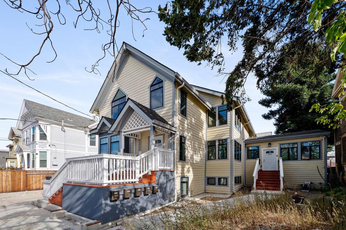 Detail Gallery Image 3 of 26 For 1434 8th Ave, Oakland,  CA 94606 - 3 Beds | 2 Baths