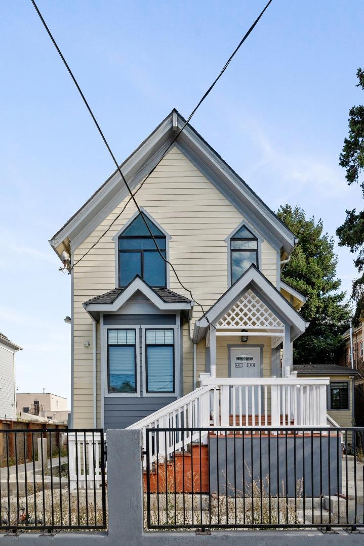 Detail Gallery Image 4 of 26 For 1434 8th Ave, Oakland,  CA 94606 - 3 Beds | 2 Baths