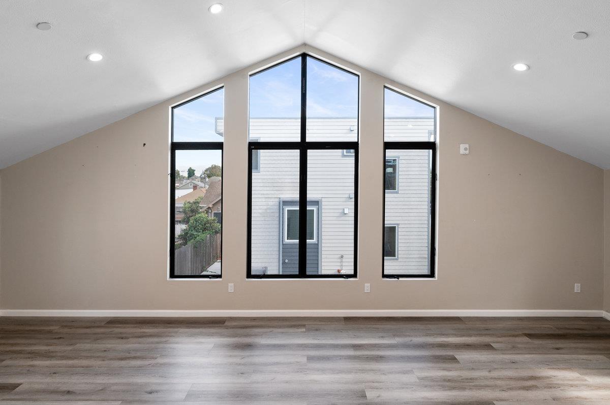 Detail Gallery Image 5 of 26 For 1434 8th Ave, Oakland,  CA 94606 - 3 Beds | 2 Baths