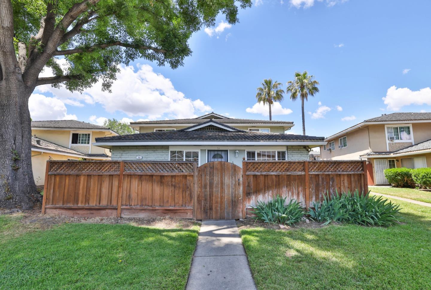 Detail Gallery Image 3 of 20 For 765 Warring Dr #1,  San Jose,  CA 95123 - 2 Beds | 1 Baths