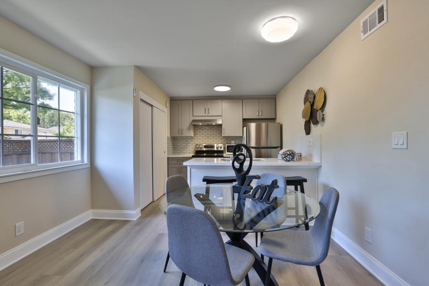 Detail Gallery Image 5 of 20 For 765 Warring Dr #1,  San Jose,  CA 95123 - 2 Beds | 1 Baths
