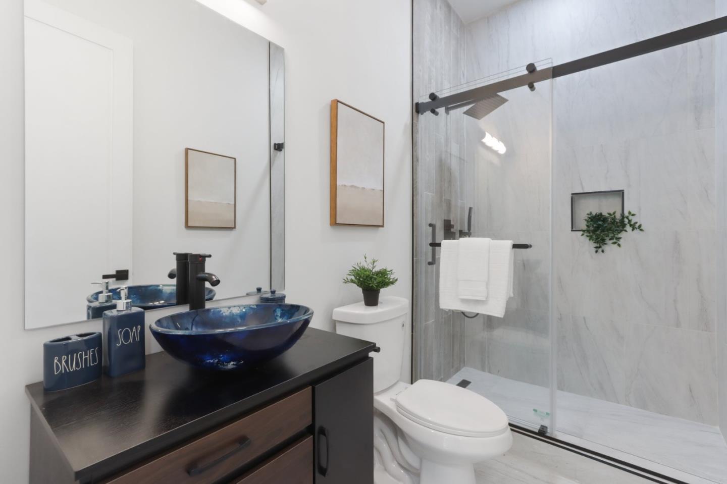 Detail Gallery Image 16 of 30 For 871 Menker, San Jose,  CA 95128 - 5 Beds | 4 Baths