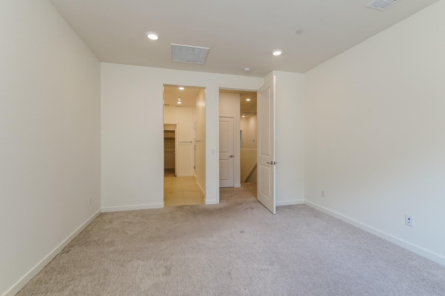 Detail Gallery Image 12 of 25 For 8255 N Sophie Ct, Northridge,  CA 91325 - 4 Beds | 2/1 Baths