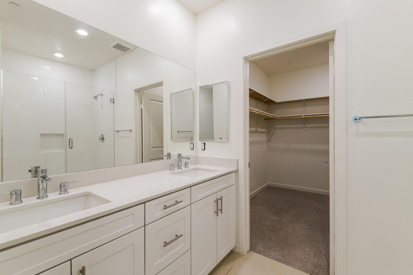Detail Gallery Image 13 of 25 For 8255 N Sophie Ct, Northridge,  CA 91325 - 4 Beds | 2/1 Baths