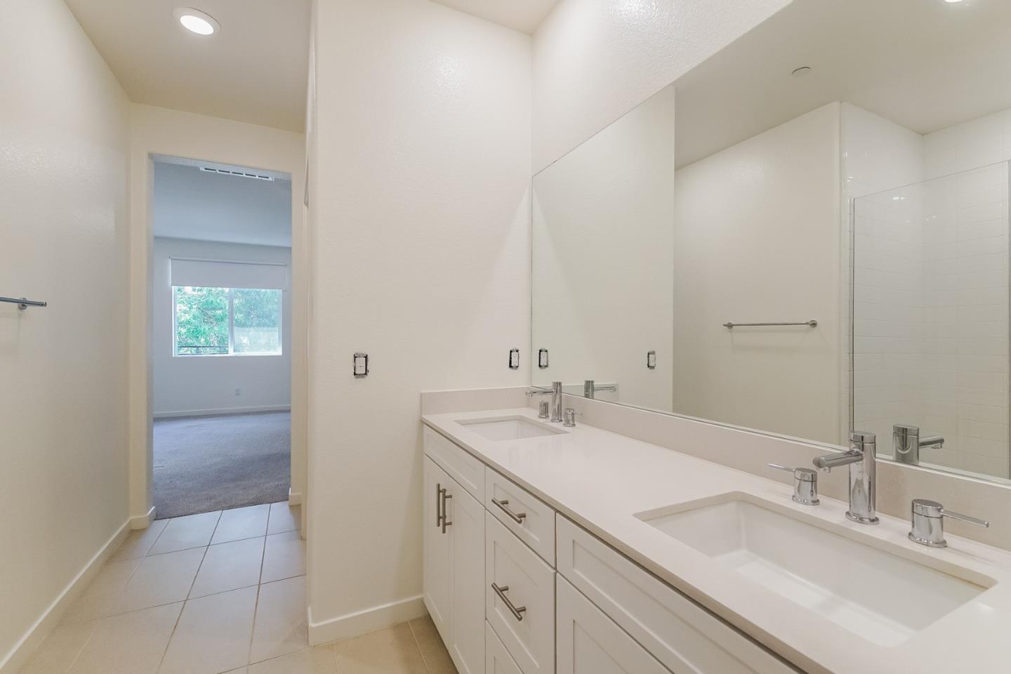 Detail Gallery Image 14 of 25 For 8255 N Sophie Ct, Northridge,  CA 91325 - 4 Beds | 2/1 Baths