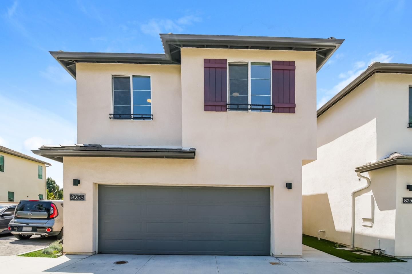 Detail Gallery Image 2 of 25 For 8255 N Sophie Ct, Northridge,  CA 91325 - 4 Beds | 2/1 Baths