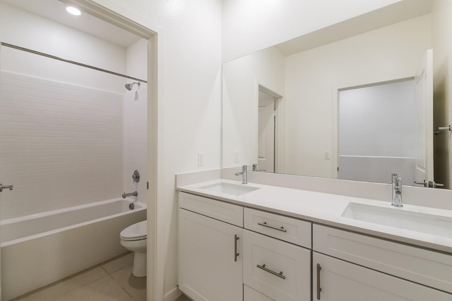 Detail Gallery Image 21 of 25 For 8255 N Sophie Ct, Northridge,  CA 91325 - 4 Beds | 2/1 Baths