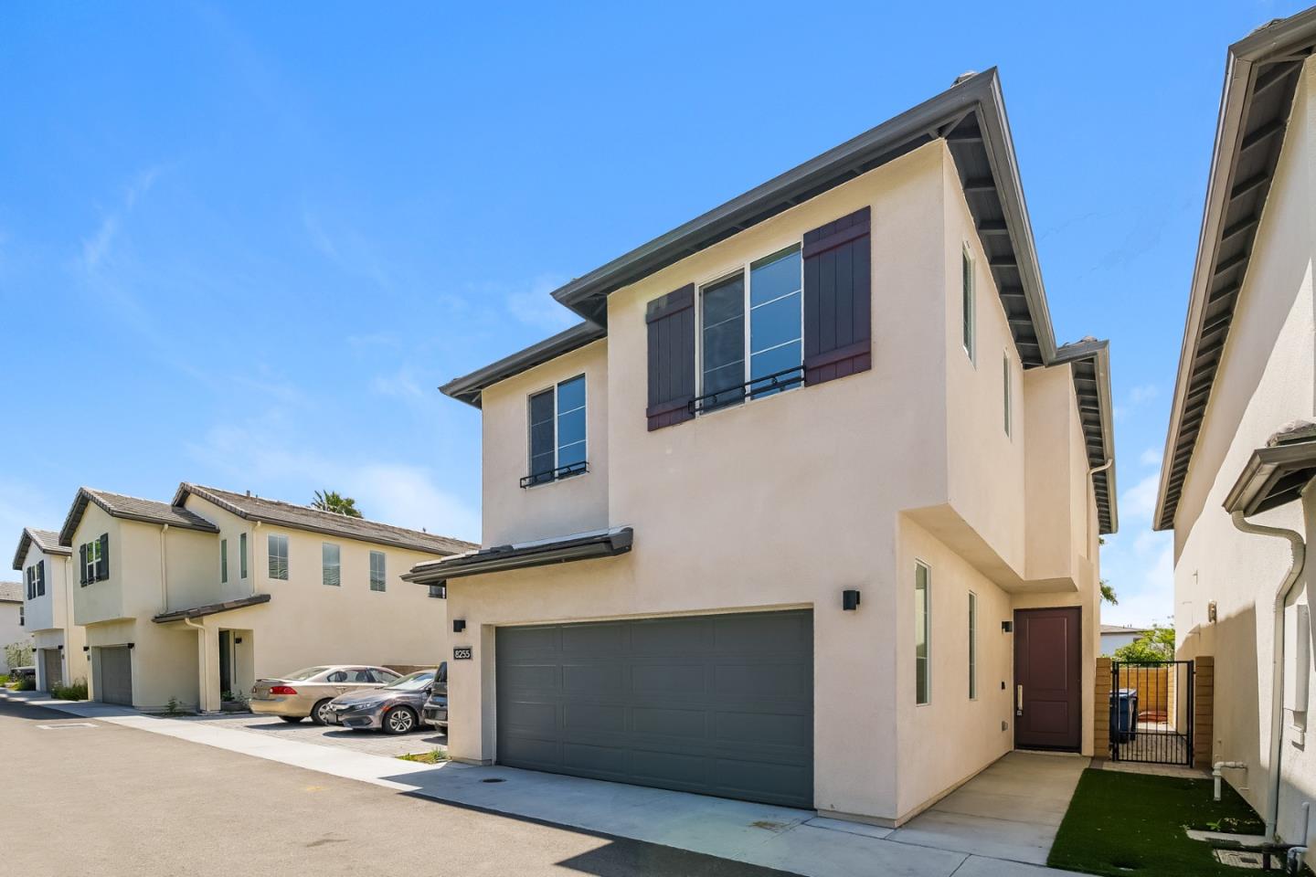 Detail Gallery Image 3 of 25 For 8255 N Sophie Ct, Northridge,  CA 91325 - 4 Beds | 2/1 Baths