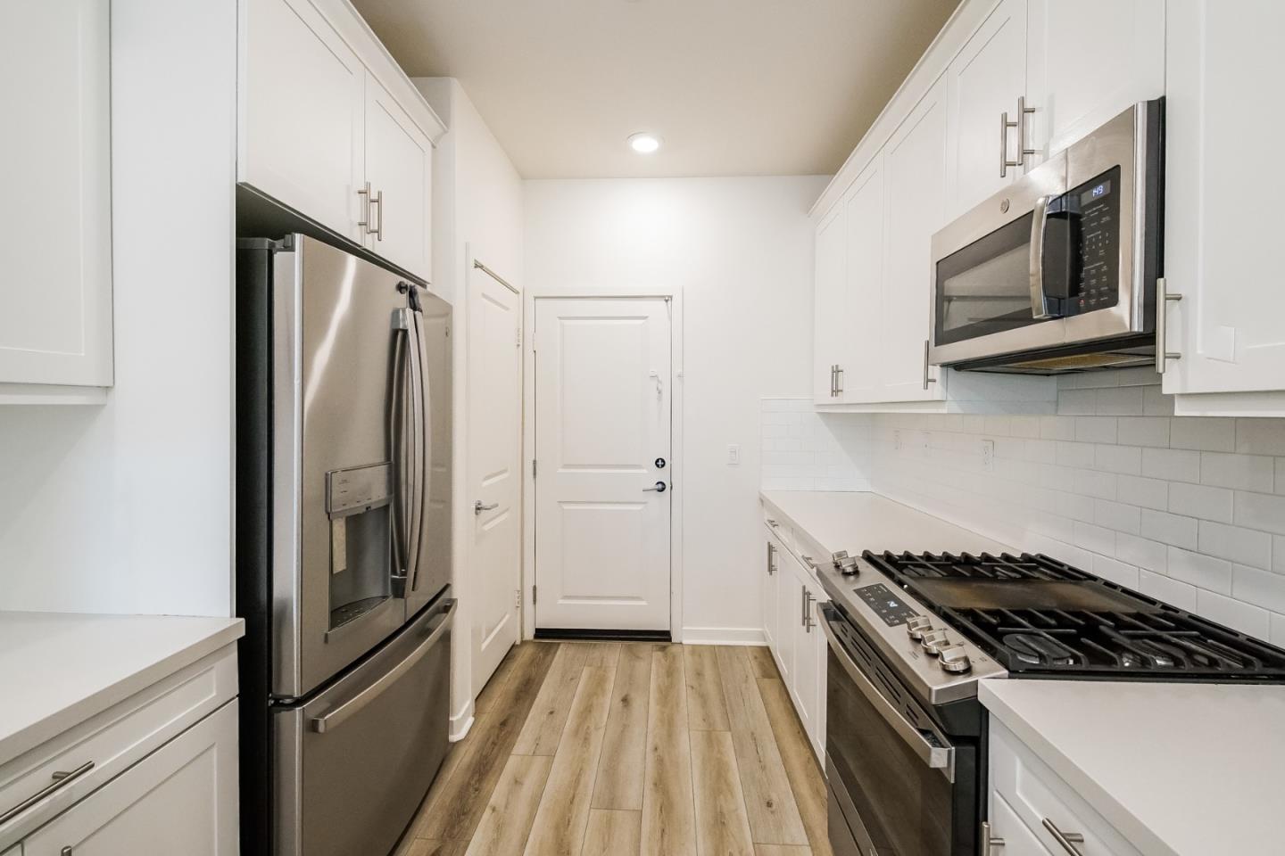 Detail Gallery Image 9 of 25 For 8255 N Sophie Ct, Northridge,  CA 91325 - 4 Beds | 2/1 Baths