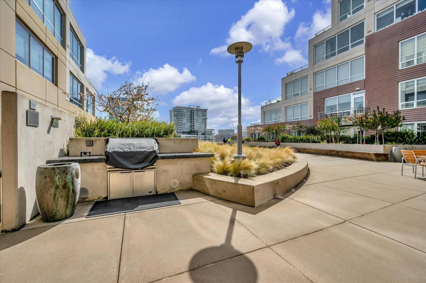 Detail Gallery Image 2 of 16 For 325 Berry St #103,  San Francisco,  CA 94158 - 2 Beds | 2/1 Baths
