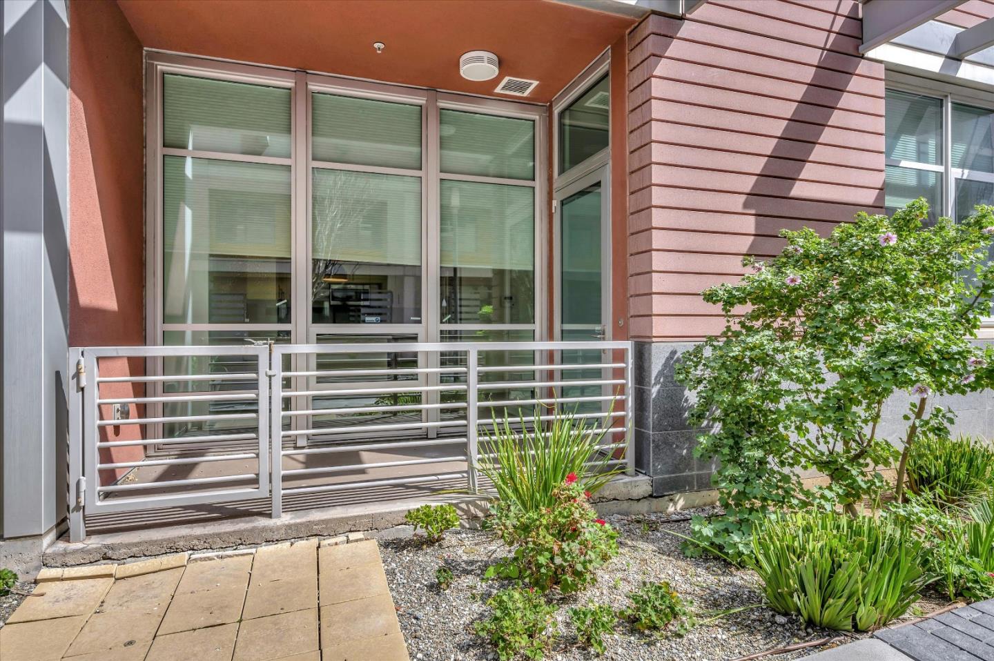 Detail Gallery Image 4 of 16 For 325 Berry St #103,  San Francisco,  CA 94158 - 2 Beds | 2/1 Baths