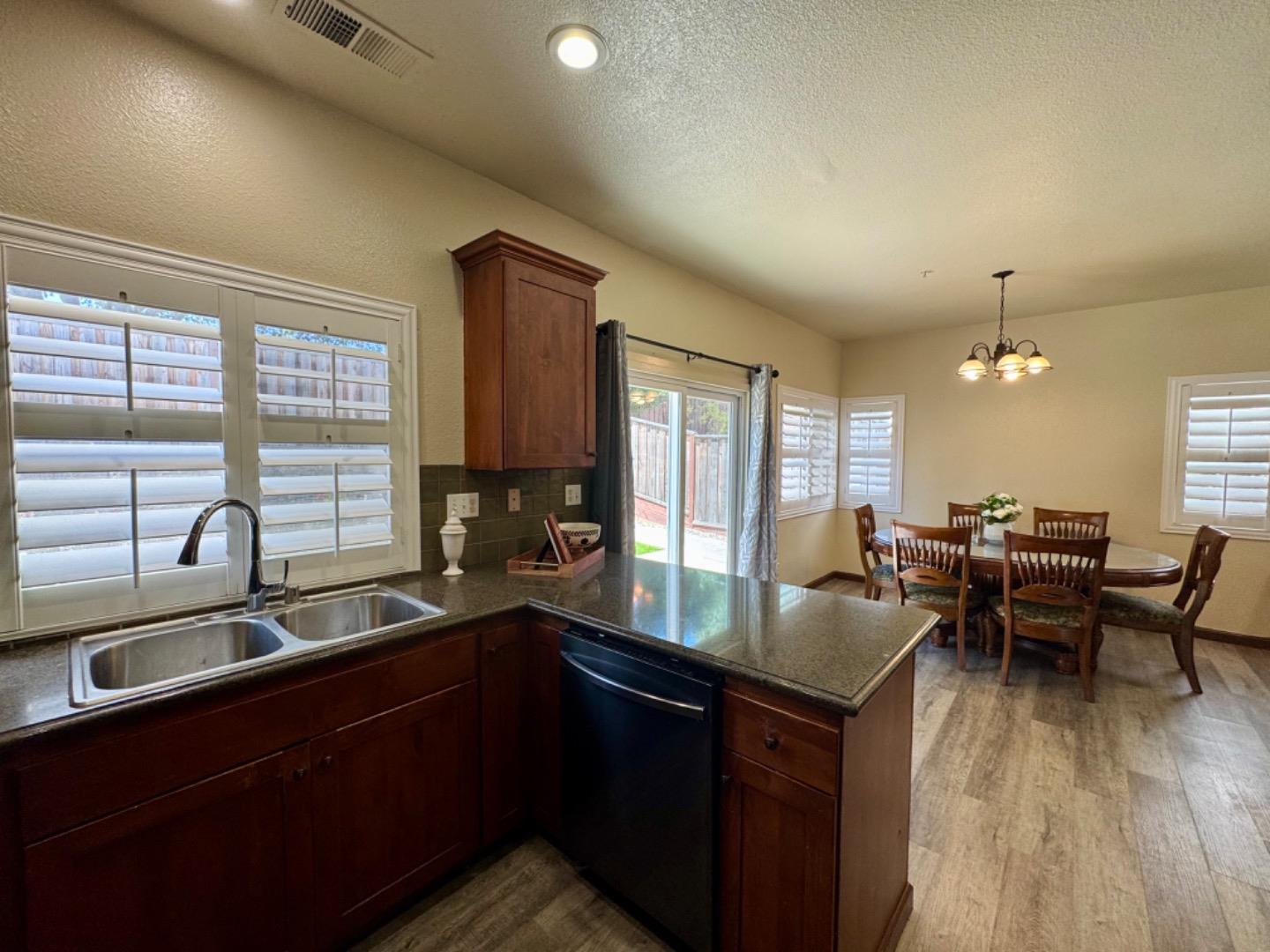 Detail Gallery Image 10 of 37 For 18114 Stonehaven, Salinas,  CA 93908 - 3 Beds | 2/1 Baths