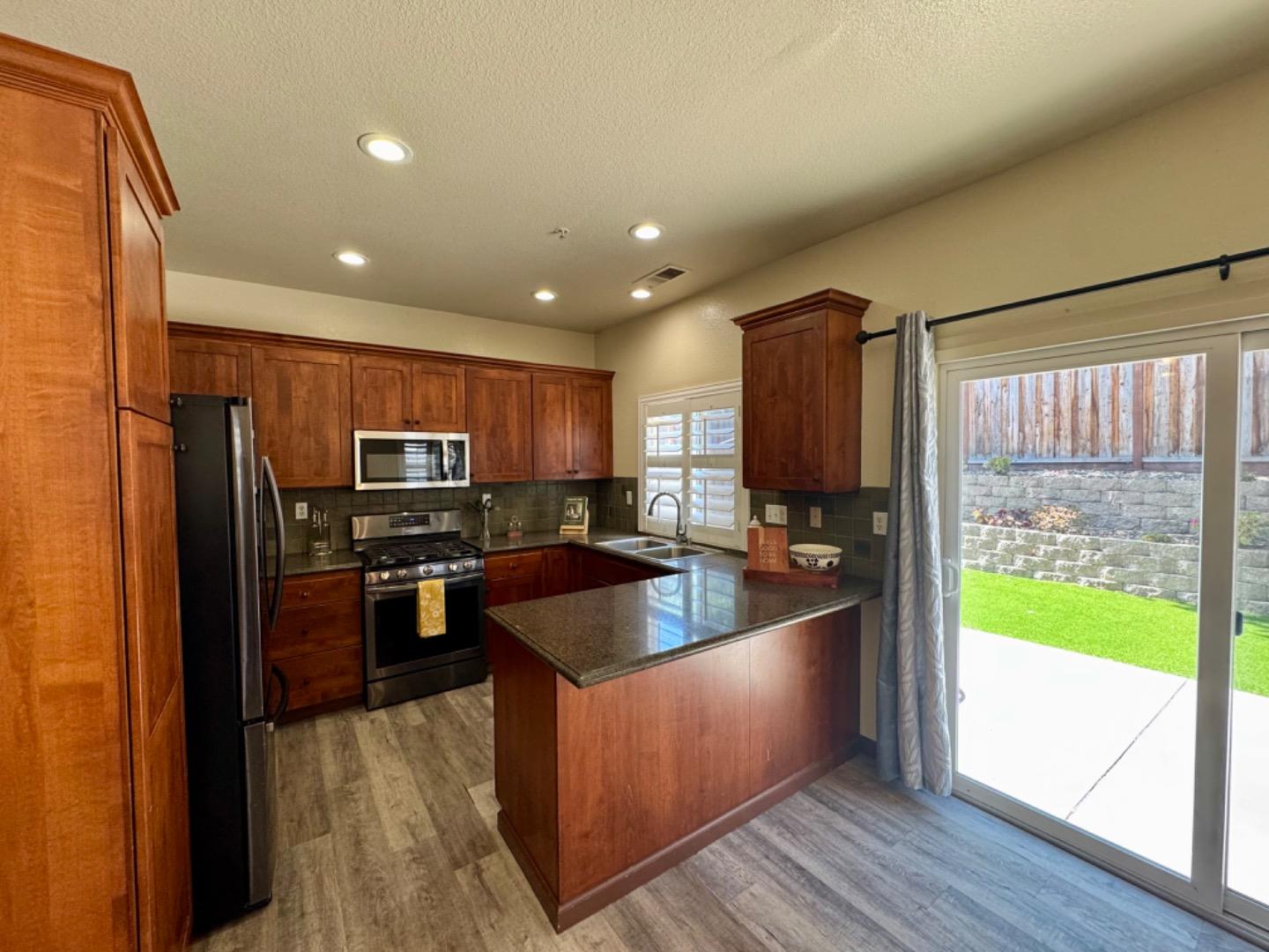 Detail Gallery Image 8 of 37 For 18114 Stonehaven, Salinas,  CA 93908 - 3 Beds | 2/1 Baths