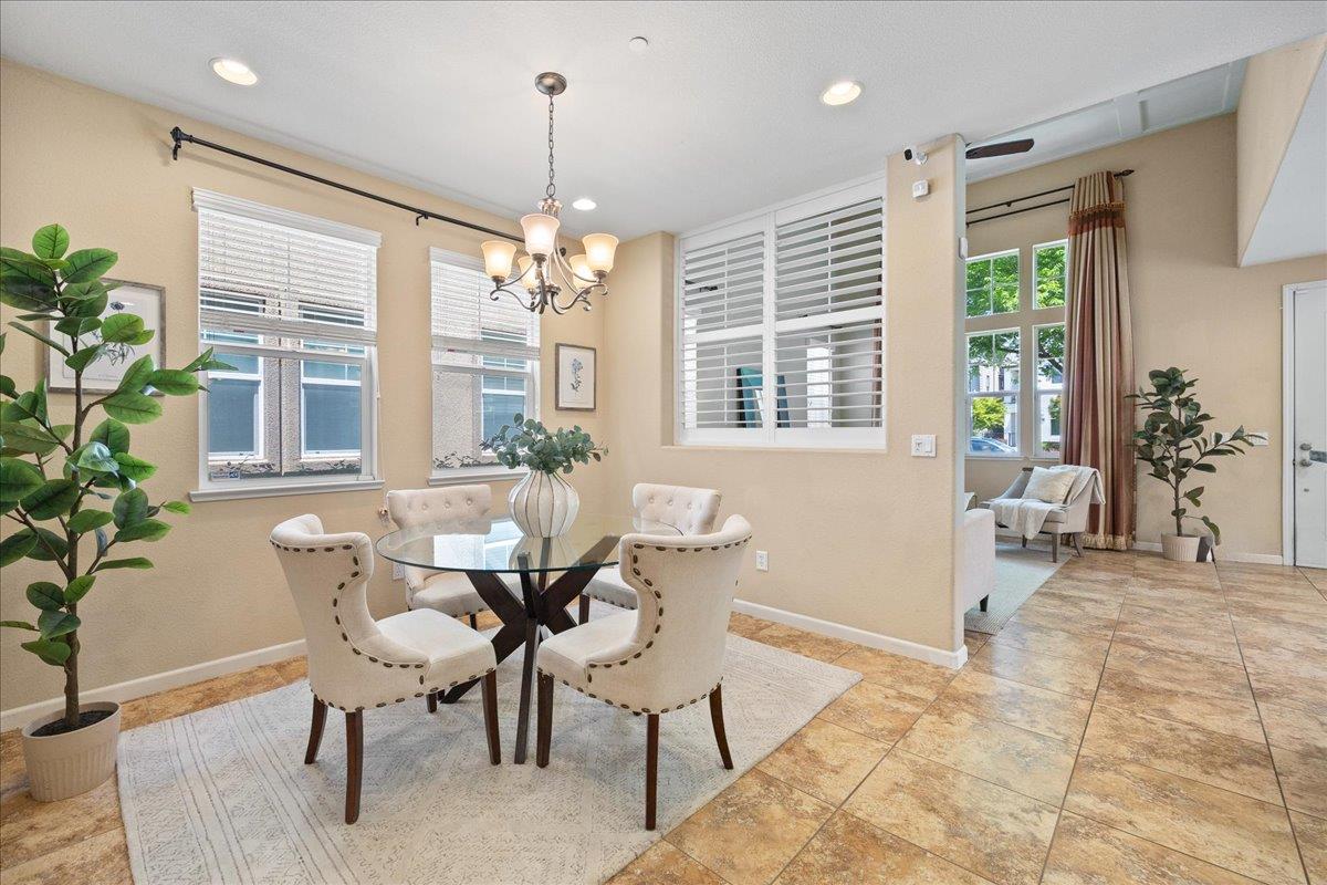 Detail Gallery Image 13 of 30 For 2015 Parkhurst St, Hayward,  CA 94541 - 4 Beds | 2/1 Baths