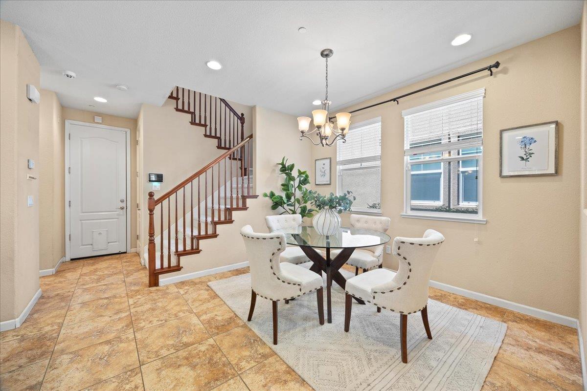 Detail Gallery Image 14 of 30 For 2015 Parkhurst St, Hayward,  CA 94541 - 4 Beds | 2/1 Baths