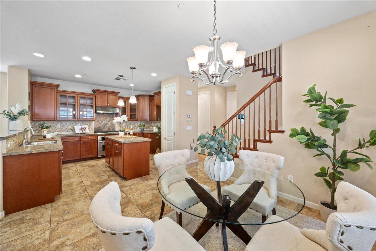 Detail Gallery Image 15 of 30 For 2015 Parkhurst St, Hayward,  CA 94541 - 4 Beds | 2/1 Baths