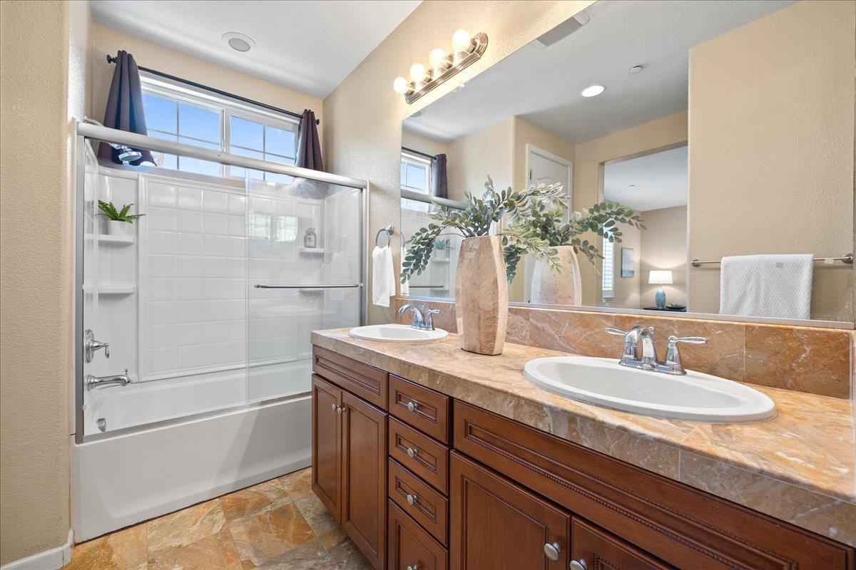 Detail Gallery Image 17 of 30 For 2015 Parkhurst St, Hayward,  CA 94541 - 4 Beds | 2/1 Baths