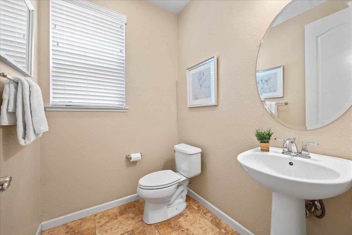 Detail Gallery Image 24 of 30 For 2015 Parkhurst St, Hayward,  CA 94541 - 4 Beds | 2/1 Baths