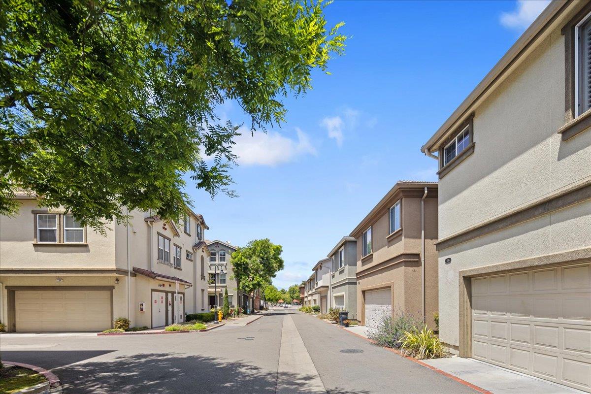 Detail Gallery Image 28 of 30 For 2015 Parkhurst St, Hayward,  CA 94541 - 4 Beds | 2/1 Baths
