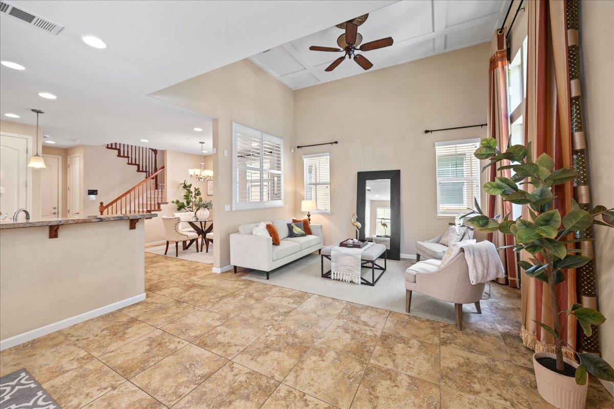 Detail Gallery Image 5 of 30 For 2015 Parkhurst St, Hayward,  CA 94541 - 4 Beds | 2/1 Baths
