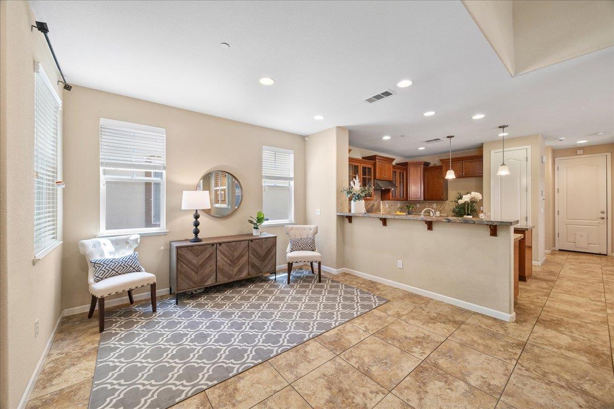 Detail Gallery Image 7 of 30 For 2015 Parkhurst St, Hayward,  CA 94541 - 4 Beds | 2/1 Baths