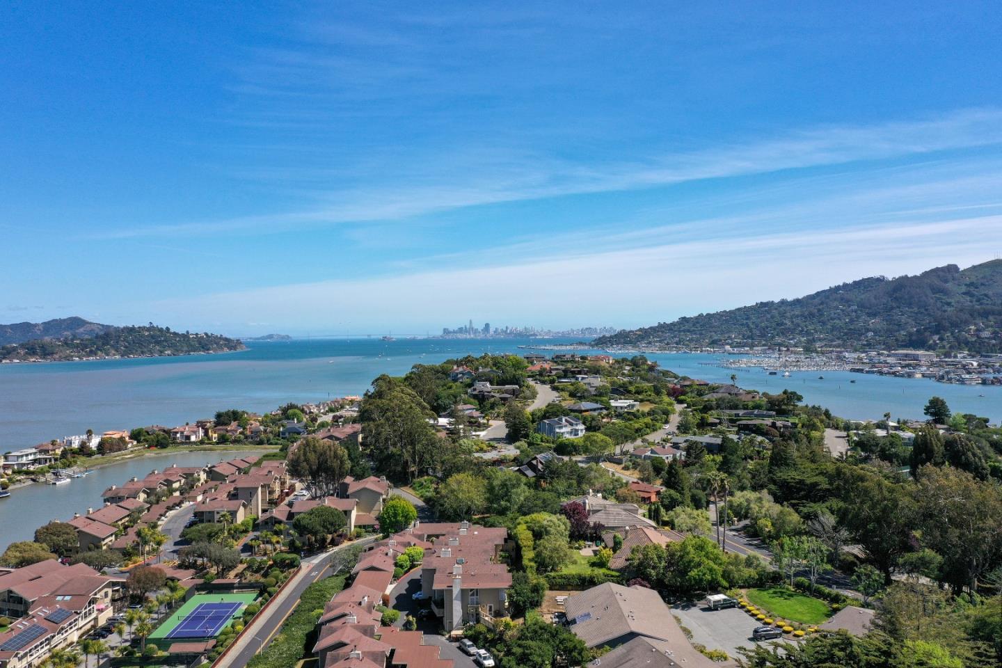 Detail Gallery Image 5 of 12 For 124 Mission Dr, Mill Valley,  CA 94941 - – Beds | – Baths