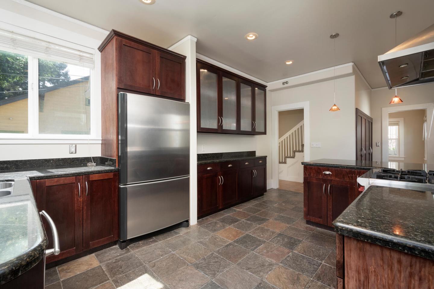 Detail Gallery Image 12 of 31 For 34 10th Ave, San Mateo,  CA 94401 - 4 Beds | 3 Baths