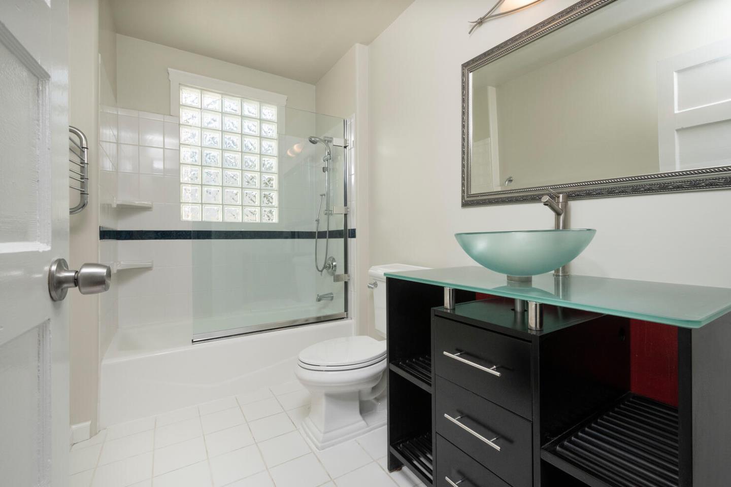 Detail Gallery Image 13 of 31 For 34 10th Ave, San Mateo,  CA 94401 - 4 Beds | 3 Baths