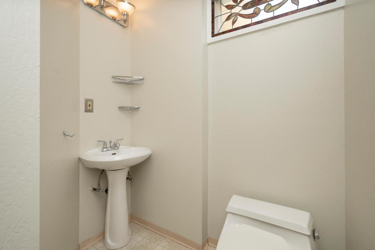 Detail Gallery Image 20 of 31 For 34 10th Ave, San Mateo,  CA 94401 - 4 Beds | 3 Baths