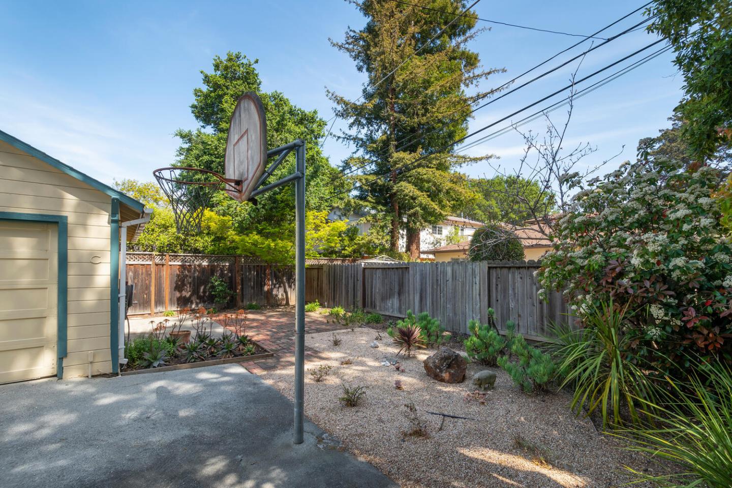 Detail Gallery Image 21 of 31 For 34 10th Ave, San Mateo,  CA 94401 - 4 Beds | 3 Baths