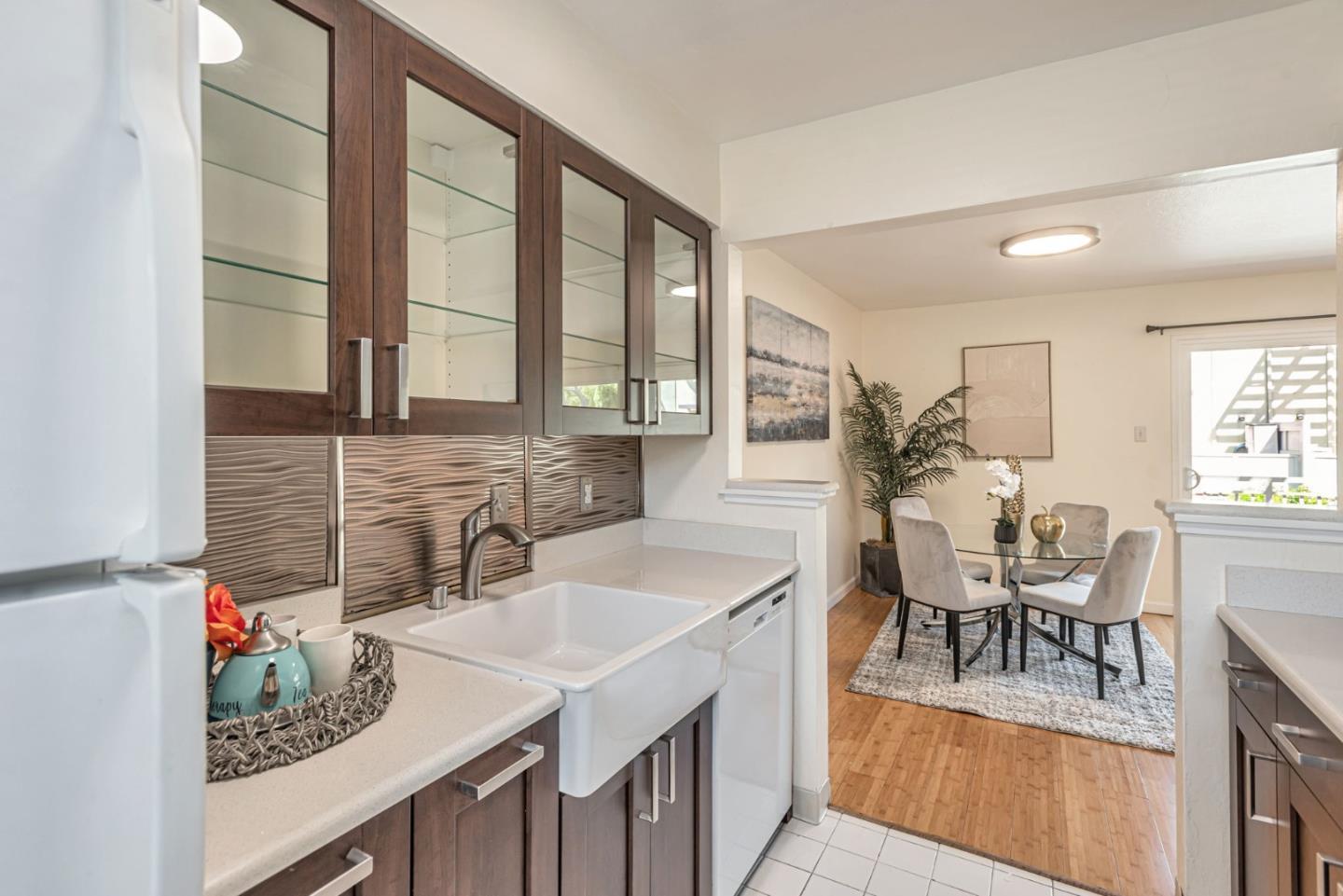 Detail Gallery Image 12 of 38 For 3217 Admiralty Ln, Foster City,  CA 94404 - 2 Beds | 1/1 Baths