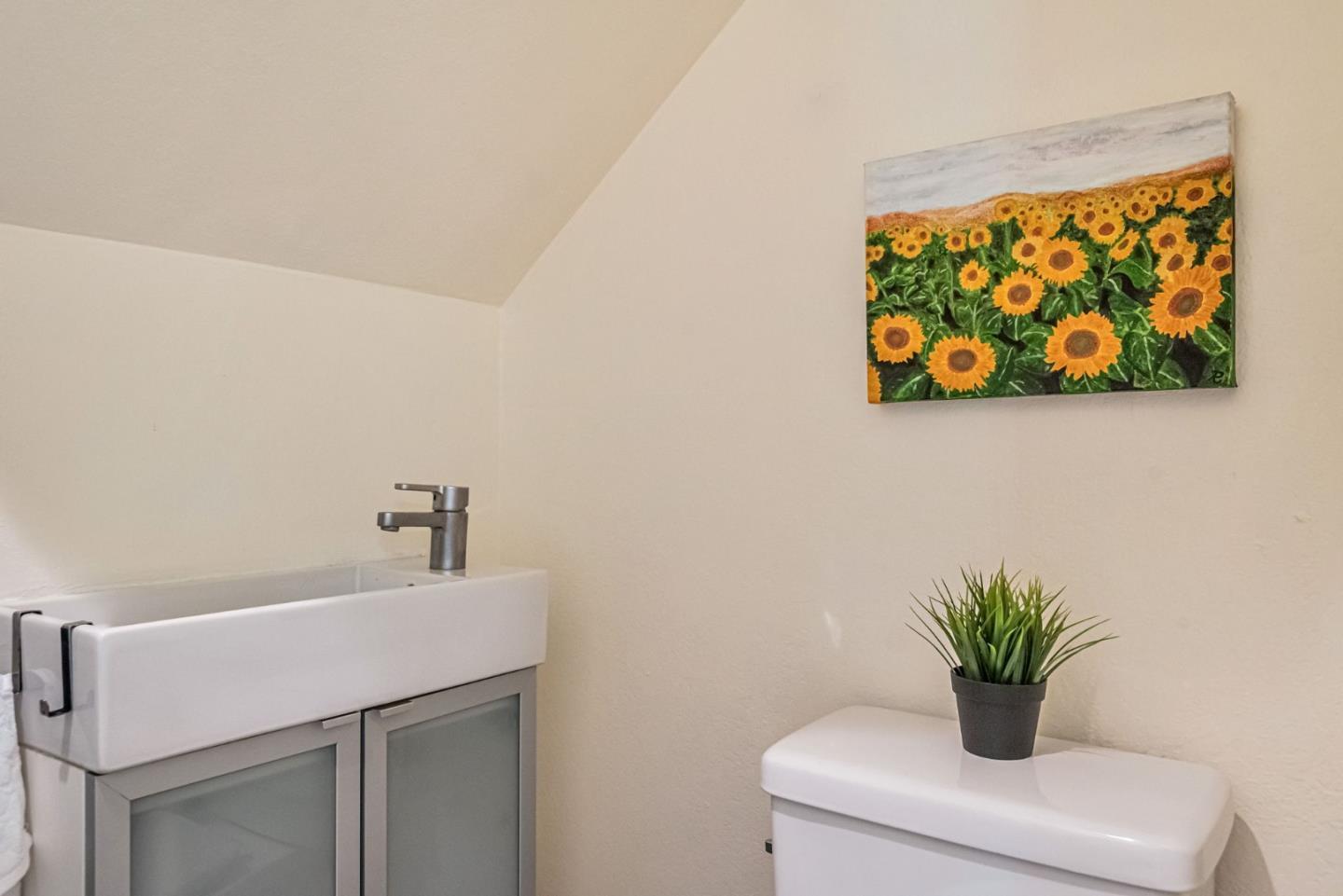 Detail Gallery Image 27 of 38 For 3217 Admiralty Ln, Foster City,  CA 94404 - 2 Beds | 1/1 Baths