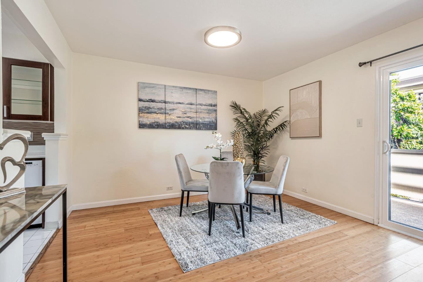 Detail Gallery Image 8 of 38 For 3217 Admiralty Ln, Foster City,  CA 94404 - 2 Beds | 1/1 Baths