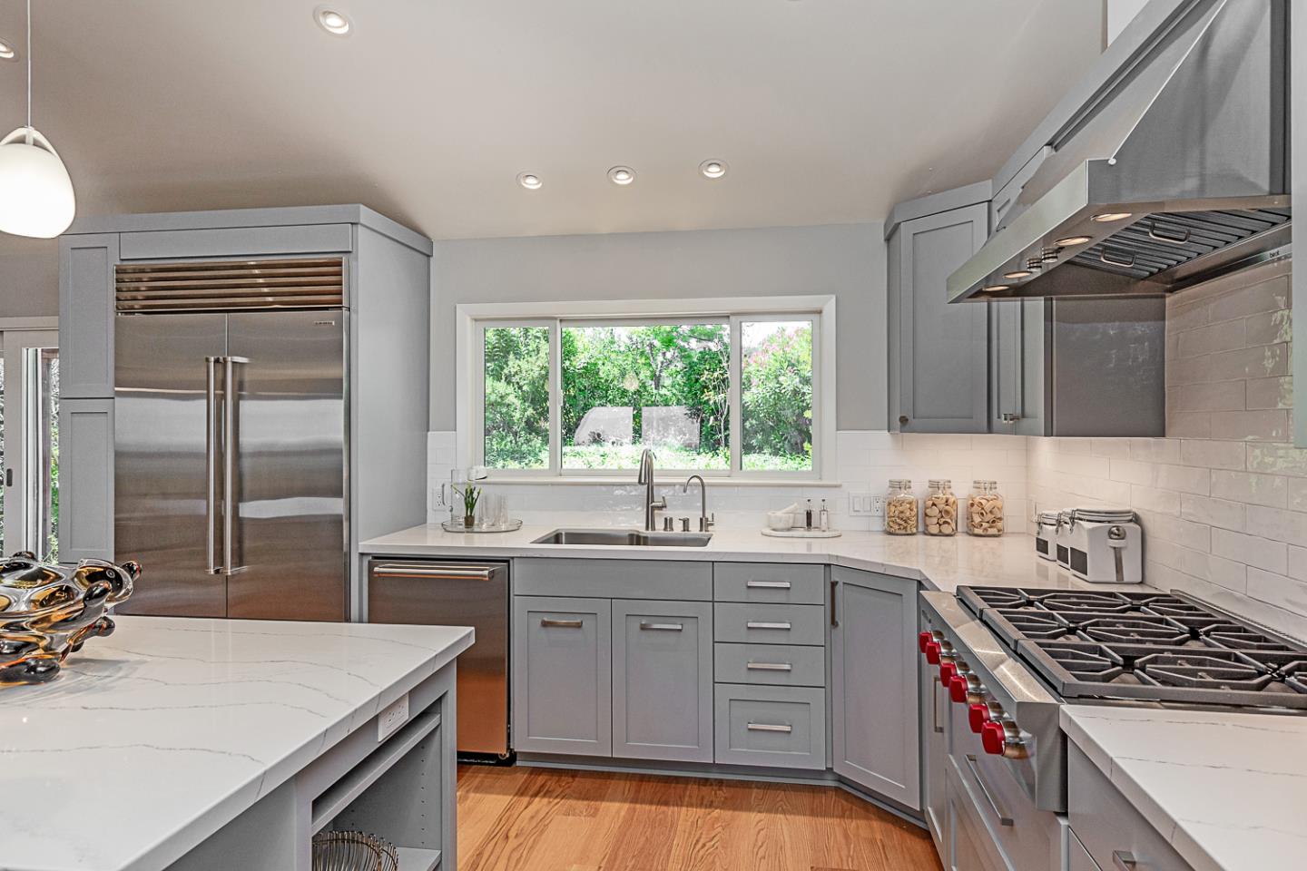 Detail Gallery Image 11 of 45 For 13038 Vista Del Valle Ct, Los Altos Hills,  CA 94022 - 4 Beds | 3/1 Baths
