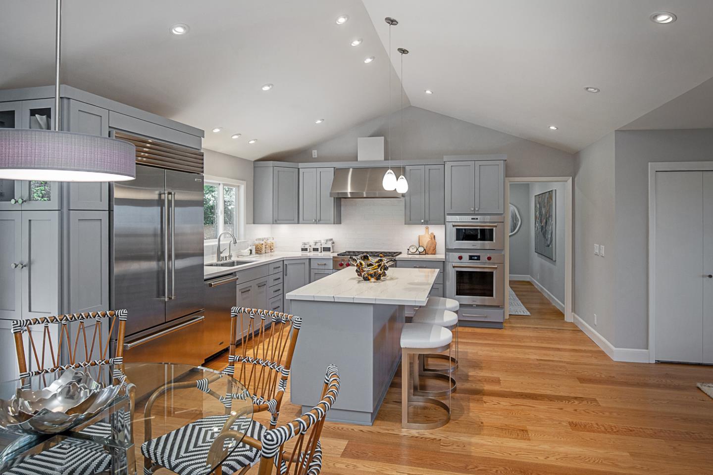 Detail Gallery Image 13 of 45 For 13038 Vista Del Valle Ct, Los Altos Hills,  CA 94022 - 4 Beds | 3/1 Baths