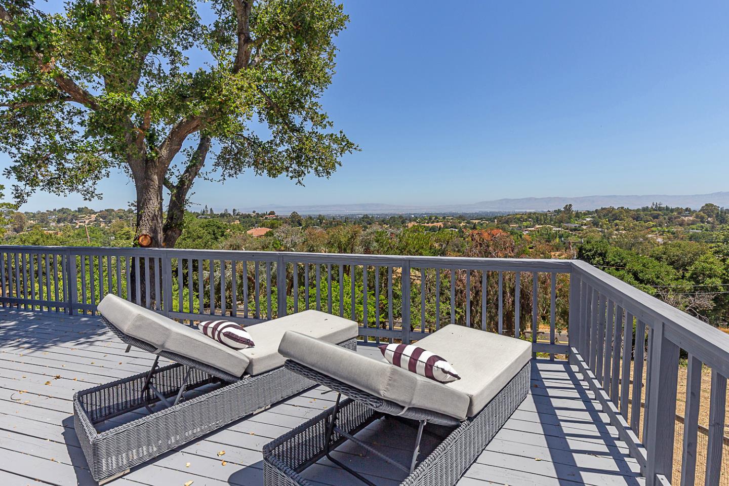 Detail Gallery Image 18 of 45 For 13038 Vista Del Valle Ct, Los Altos Hills,  CA 94022 - 4 Beds | 3/1 Baths