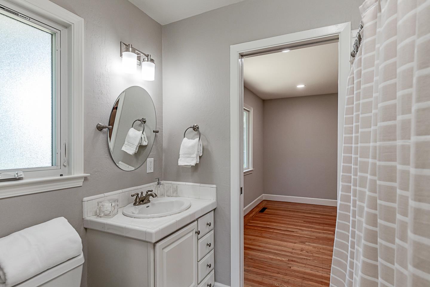 Detail Gallery Image 31 of 45 For 13038 Vista Del Valle Ct, Los Altos Hills,  CA 94022 - 4 Beds | 3/1 Baths