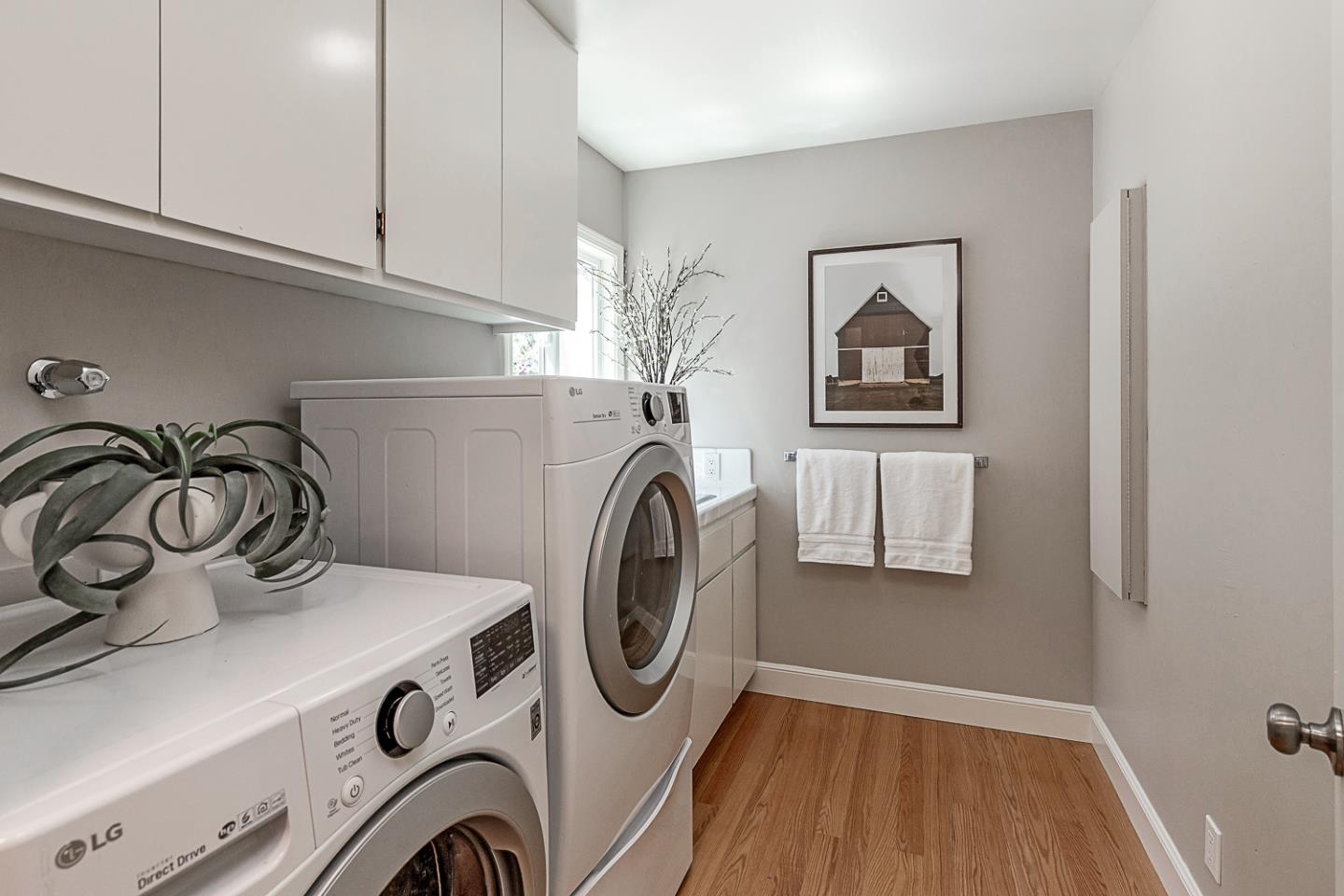 Detail Gallery Image 34 of 45 For 13038 Vista Del Valle Ct, Los Altos Hills,  CA 94022 - 4 Beds | 3/1 Baths