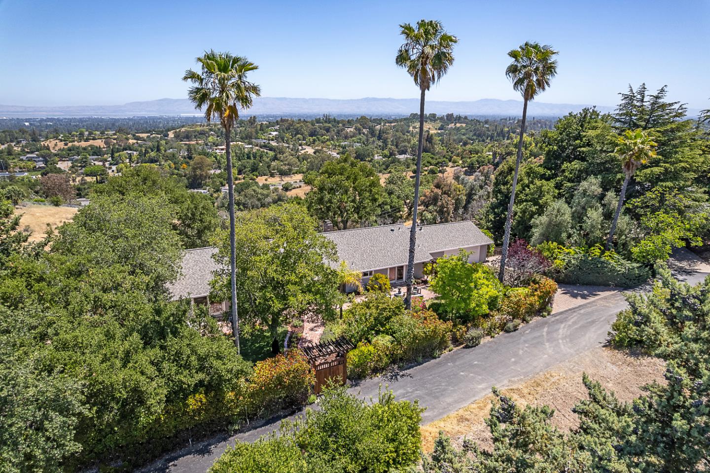 Detail Gallery Image 44 of 45 For 13038 Vista Del Valle Ct, Los Altos Hills,  CA 94022 - 4 Beds | 3/1 Baths