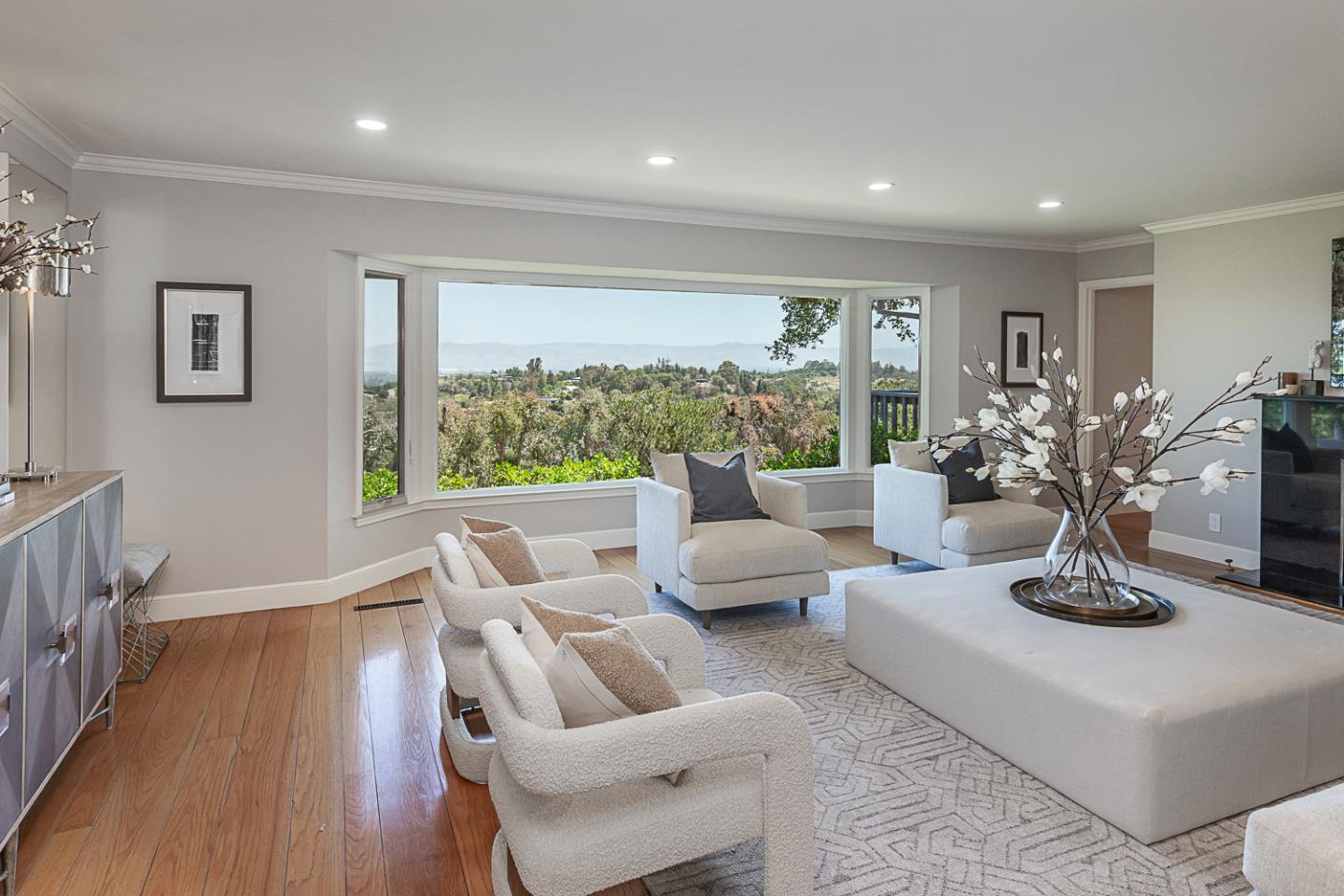 Detail Gallery Image 8 of 45 For 13038 Vista Del Valle Ct, Los Altos Hills,  CA 94022 - 4 Beds | 3/1 Baths