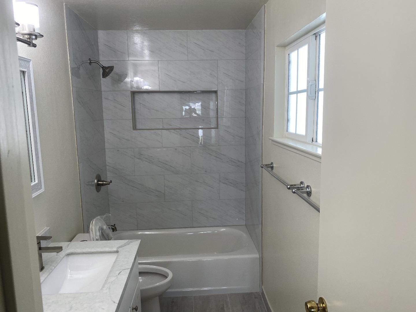 Detail Gallery Image 22 of 37 For 3335 Los Prados St #2,  San Mateo,  CA 94403 - 2 Beds | 1 Baths