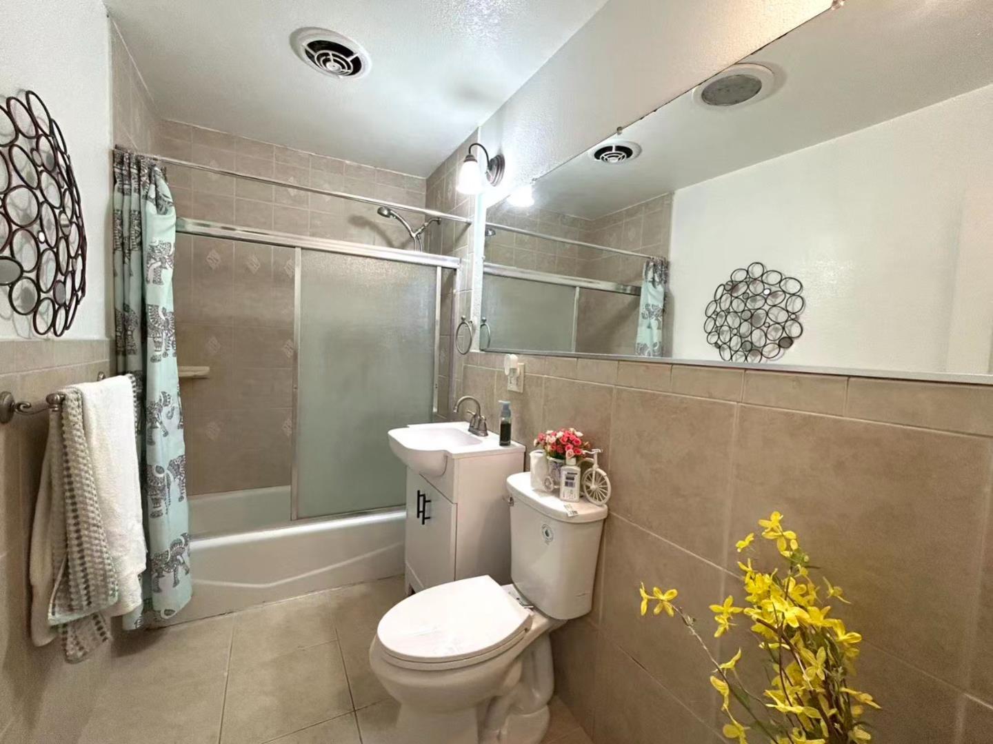 Detail Gallery Image 14 of 23 For 315 Garden St, East Palo Alto,  CA 94303 - 3 Beds | 1/1 Baths